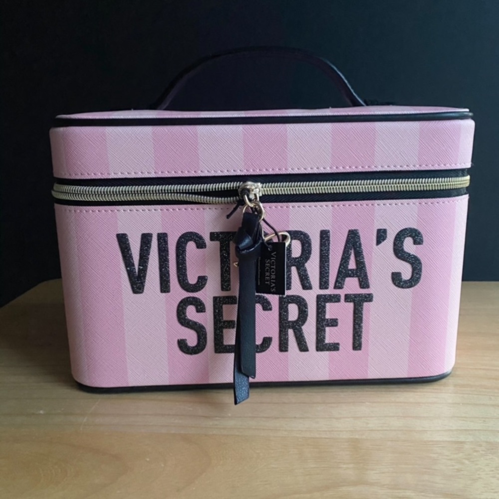 Victoria’s Secret Striped Train Case - Picture 8 of 12
